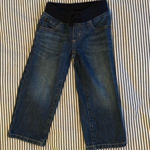 Boys 2t jeans, like new.